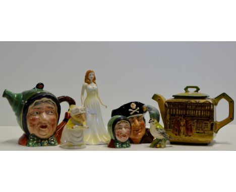 A GROUP OF MIXED CERAMICS COMPRISING ROYAL DOULTON LIDDED TEAPOT, BESWICK CHARACTER TEAPOT WITH A SIMILAR CRUET, ROYAL DOULTO