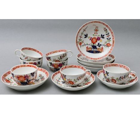 Sieben Tassen mit Untertassen, Meissen, um 1790Porzellan, einfache Form mit Ohrenhenkeln, Tischchenmuster mit Kante. Eine Tas