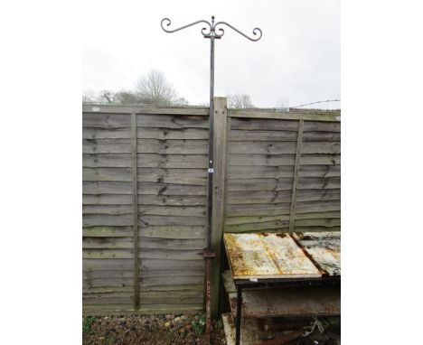 Cast iron finial bracket