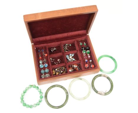 Jewellery box , containing a tigers eye bracelet, nephrite bangle, several pairs of screw back earrings for non-pierced ears,