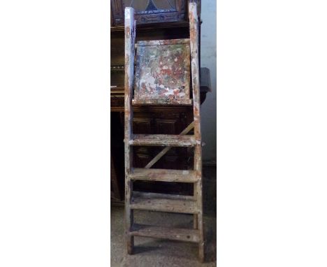 Set of painter's folding steps/step ladder.  (B.P. 21% + VAT) 