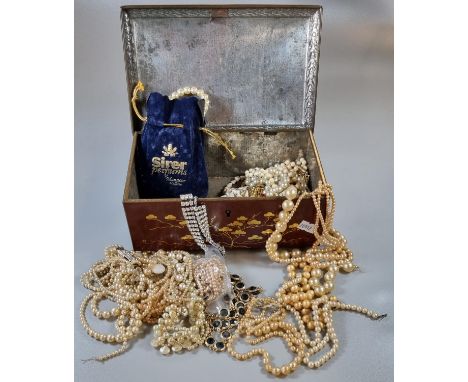 Biscuit tin containing assorted costume jewellery, simulated pearl necklaces and other items.  (B.P. 21% + VAT) 