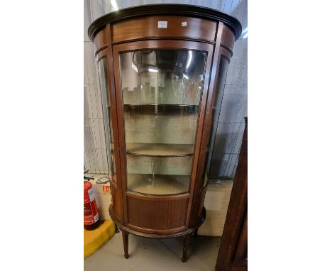 Edwardian mahogany inlaid bow front glazed display cabinet on square tapering legs and spade feet. (B.P. 21% + VAT) Height 18