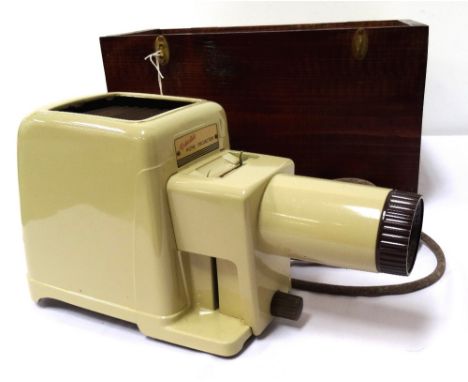 KODAK KODASLIDE PROJECTOR
contained in a fitted box with original operating instructions 