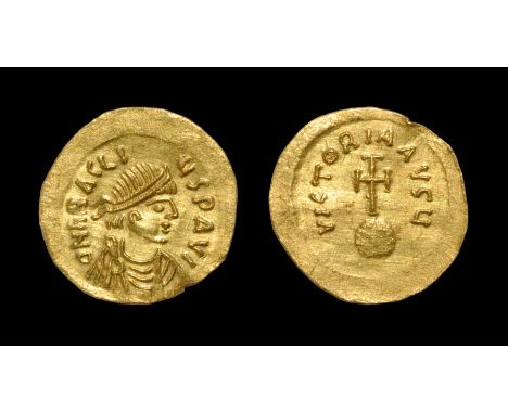 610-641 AD. Constantinople mint. Obv: DN hRACLIUS P AVI legend with pearl-diademed, draped, cuirassed bust right. Rev: VICTOR