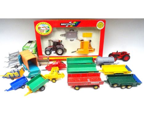 Britains 09675 Fiatagri L85 Tractor and New Holland Baler Gift Set (Condition Very Good, box Good), 9547 Horse Box in origina