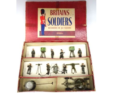 Britains set 2052, Anti-Aircraft Display with leaflet, khaki finish to instruments and gun in original ROAN box (Condition Ve