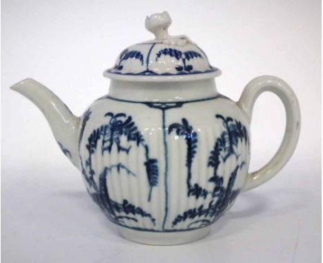 Worcester teapot circa 1770   with ribbed body painted with Immortelle pattern in underglaze blue, crescent mark to base, (2)