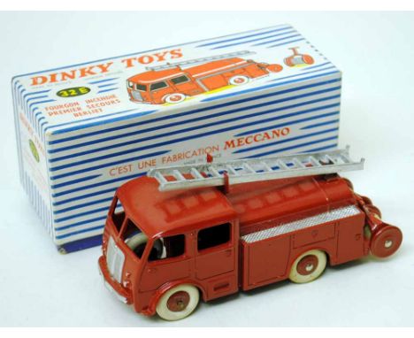 A Dinky fire engine No.32E, boxed    Condition Report  Very good to excellent in very good box.