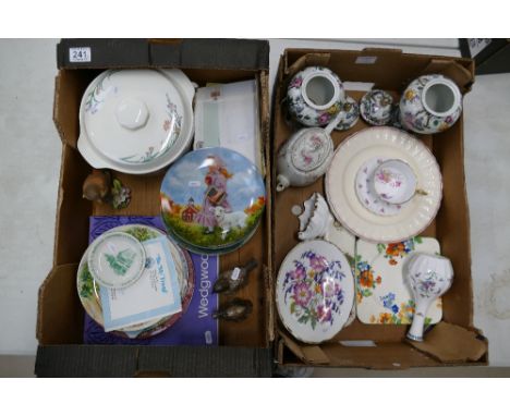 A mixed collection of items to include Royal Doulton and Reco decorative wall plaques, Poole pottery birds, Boxed Wedgwood pl