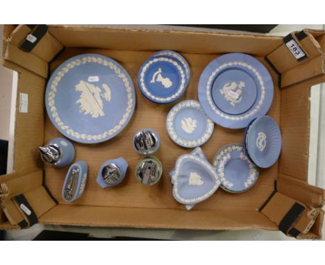 A mixed collection of Wedgwood jasperware items to include pin trays, lighters, ashtrays, decorative plates etc 