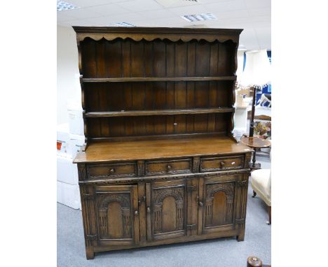 20th Century Oak Dresser with 2 shelf gallery