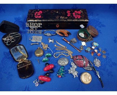 A 'WAR SERVICE' BADGE, A SILVER FOB, CIGARETTE HOLDER, JEWELLERY 'Houbigant' compact and other items, contained in a lacquer 