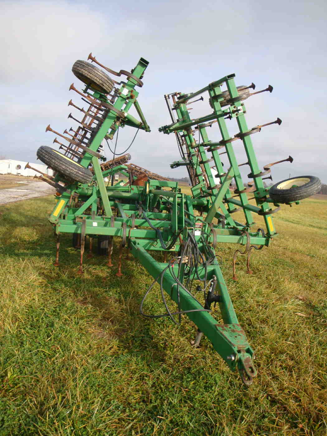 27ft John Deere Field Cultivator w/harrow & rolling baskets serial