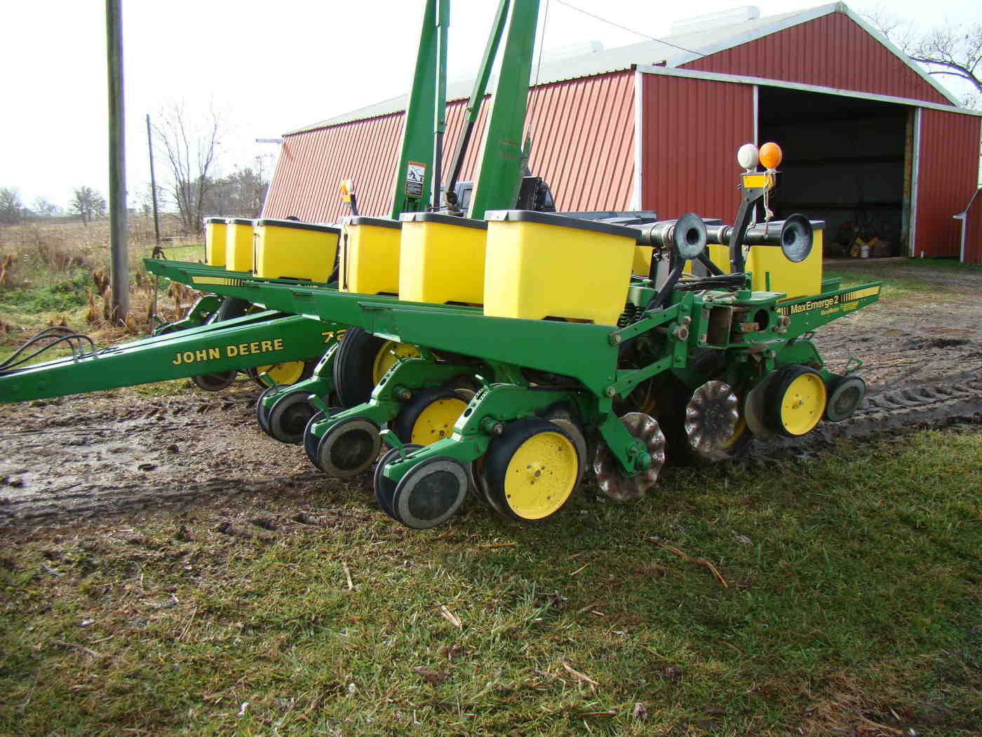 1994 John Deere 7200 12 row wing fold planter, JD 250 monitor & radar