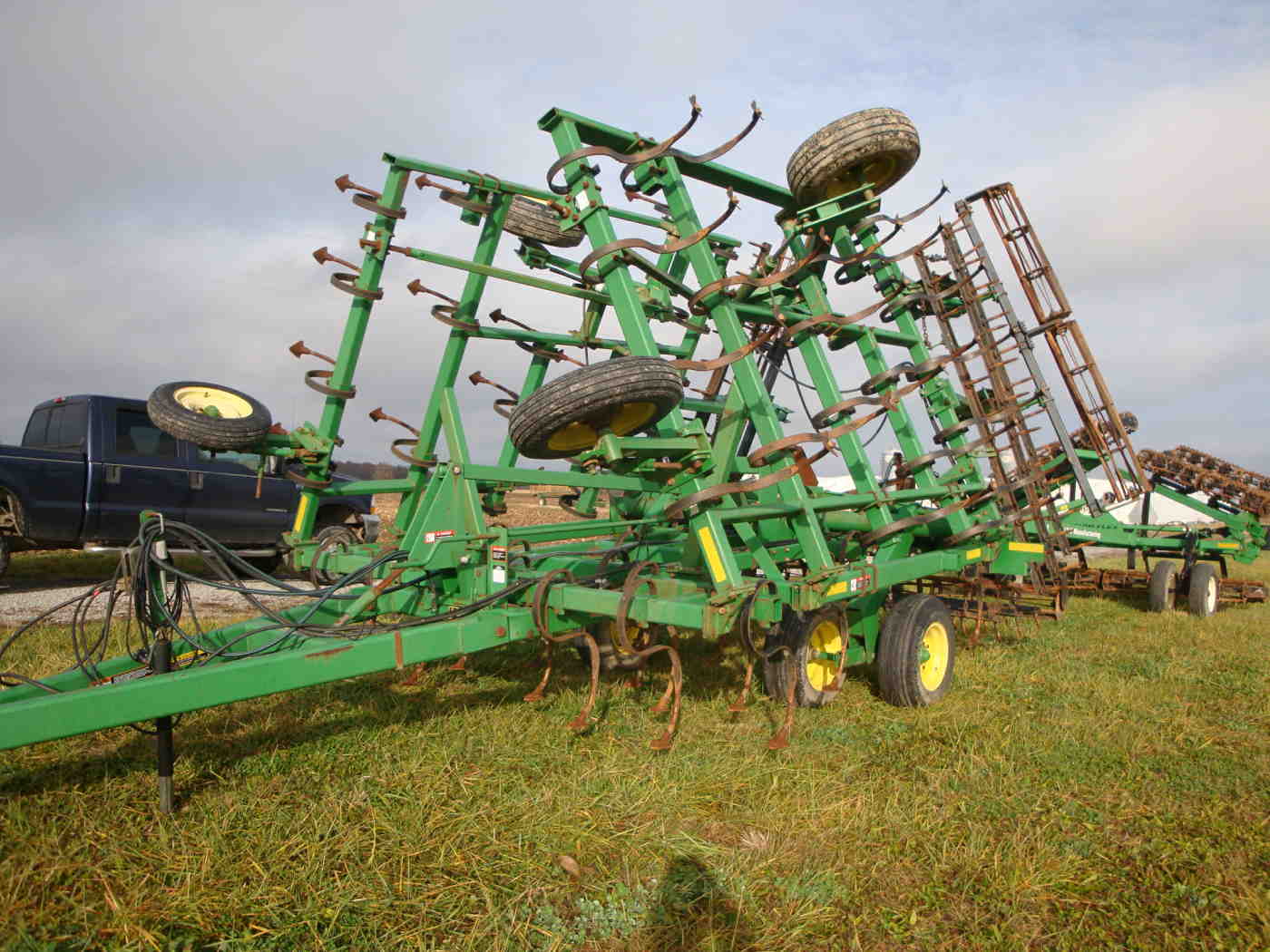 27ft John Deere Field Cultivator w/harrow & rolling baskets serial