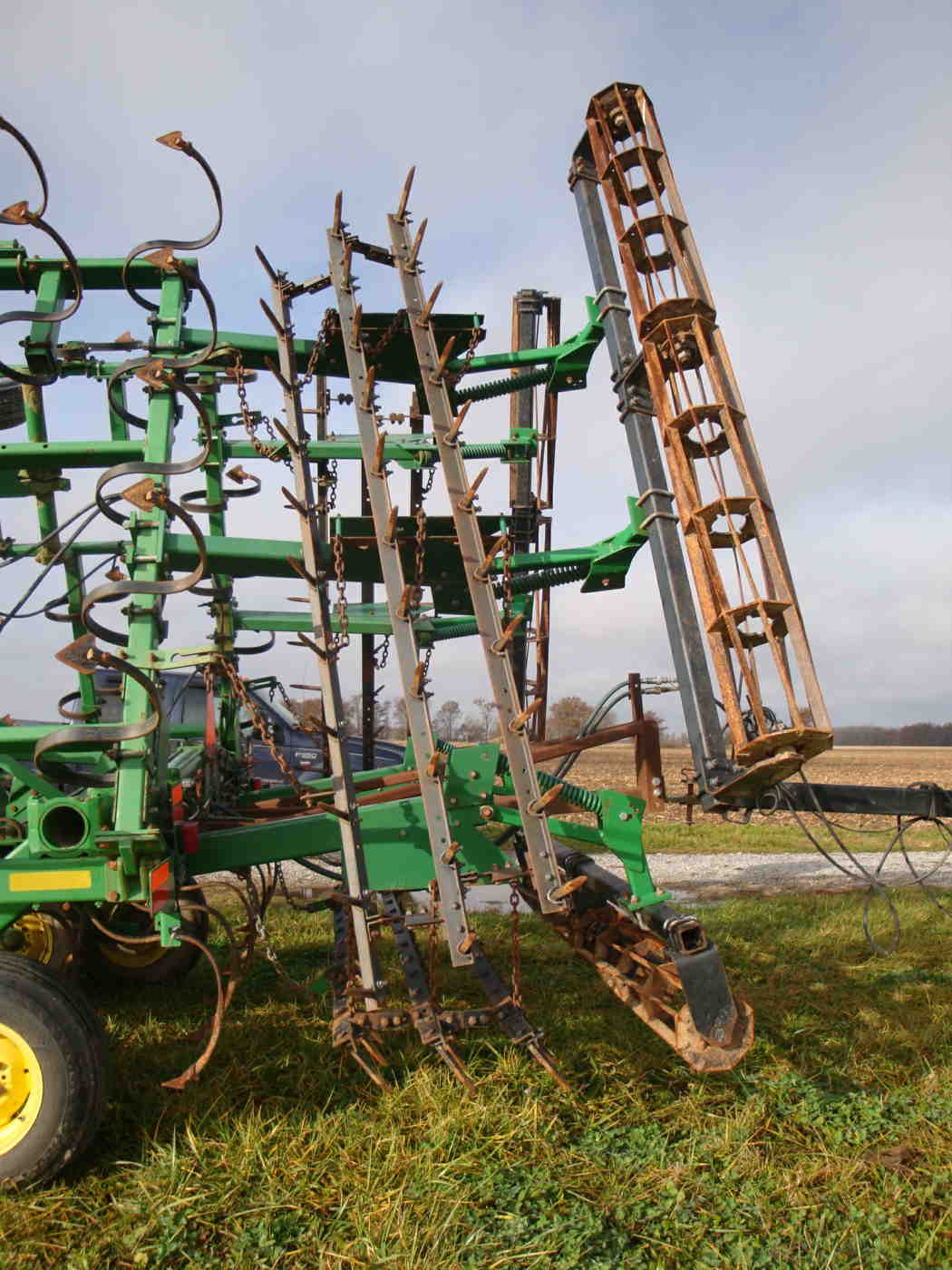 27ft John Deere Field Cultivator w/harrow & rolling baskets serial