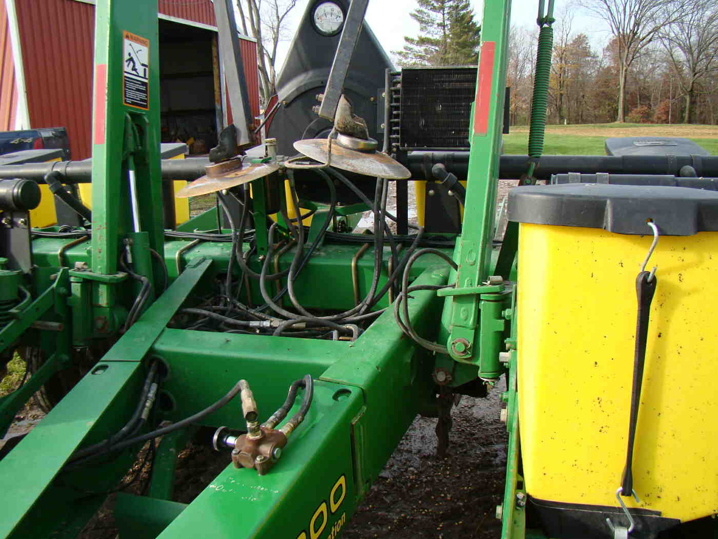 1994 John Deere 7200 12 row wing fold planter, JD 250 monitor & radar