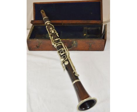 Clarinet - J. Wallis London in mahogany box