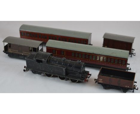 Model railway engine 46917 & 5 tin plate Hornby rolling stock
