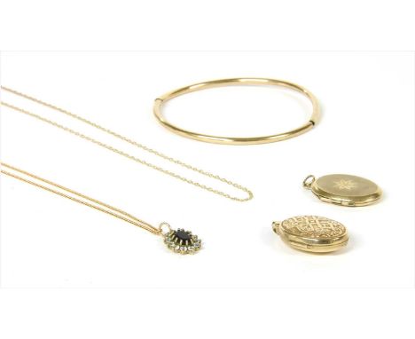 A quantity of 9ct gold jewellery, to include a sapphire and cubic zirconia cluster pendant suspended from a curb link chain w