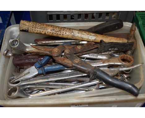 Quantity of assorted hand tools