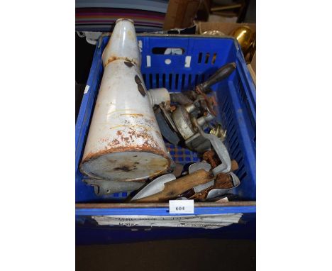 Quantity of assorted hand tools