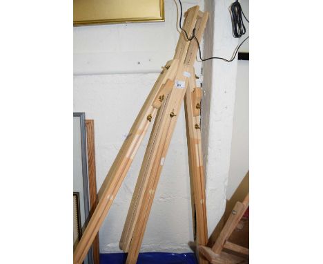 Artists easel