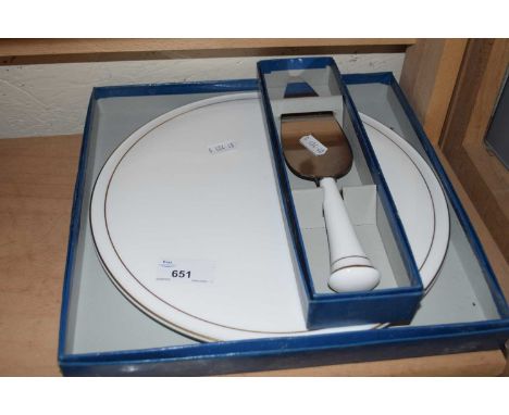 A Royal Worcester Contessa cake plate and matching cake slicer, boxed