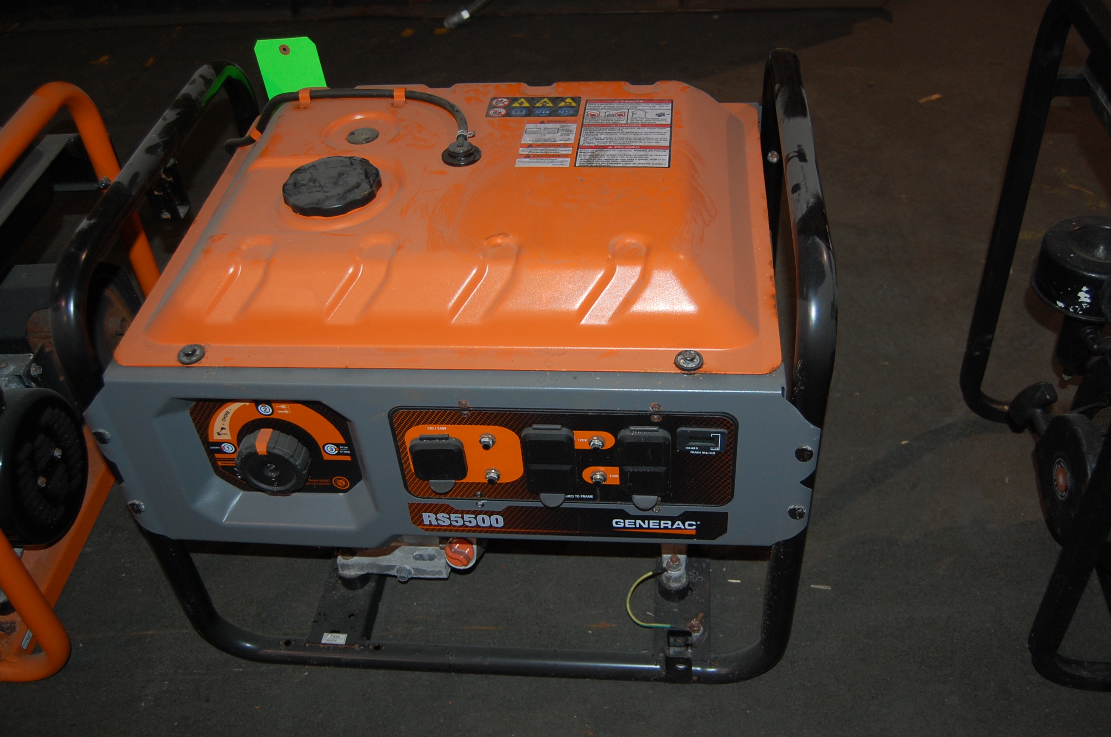 Generac Series RS5500 Model 66720 5,500Watt Portable Gas Generator