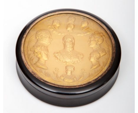A VERY GOOD FRENCH RESTORATION COMMEMORATIVE TORTOISESHELLBONBONNIERESet. With a relief gilt plaque dated 1824. The plaque si
