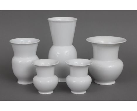 5-tlg. Entwurf M. FRIEDLÄNDER, K. - F. SCHINKEL, Modell ¨Halle¨ und ¨Fidibus¨, Weißporzellan, Zeptermarke, H 10-22cm