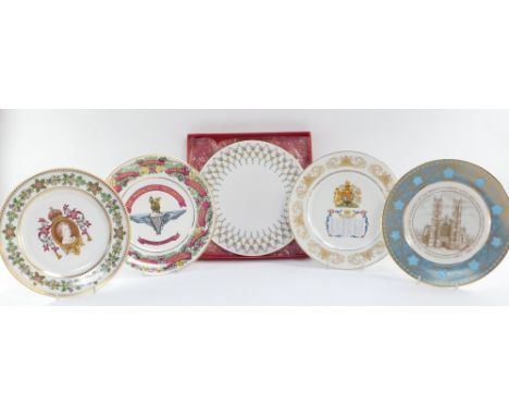Collector's plates, to include an Edwardian Parachute Regiment &amp; Airborne Forces collector's plate, an Aynsley collector'