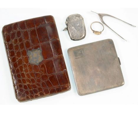 A GEORGE V SILVER CIGARETTE CASE, ENGINE TURNED, 8.5CM W, BIRMINGHAM 1931, A SILVER VESTA CASE AND A PAIR OF SILVER WISHBONE 