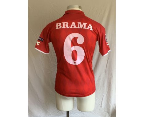 FC Twente 2010 - 2011 Match Worn Football Shirt: Home short sleeve number 6 with Champions League badging to arms. Worn by Br