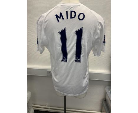 Tottenham Hotspur 2007 - 2008 Match Worn Football Shirt: Home short sleeve number 11 with Premier League badging to arms. Wor