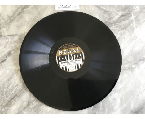 1932 FA Cup Final Gramophone Record: Newcastle United v Arsenal long play record made by Regal with each side stating Cup Fin