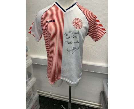 Jan Molby 1986 Denmark Match Worn Football Shirt: Hummel short sleeve XL shirt with navy blue number 7 to rear. Iconic with h