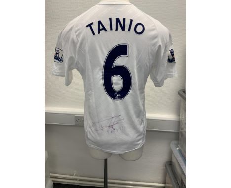 Tottenham Hotspur 2007 - 2008 Signed Match Worn Football Shirt: Home short sleeve number 6 with Premier League badging to arm