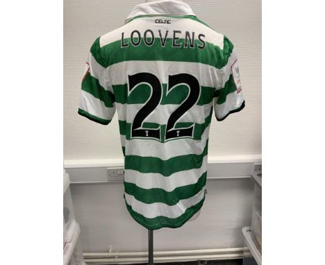 Celtic 2010 Emirates Cup Match Worn Football Shirt: Home short sleeve number 22 with Special Emirates Cup badging to arms. Wo