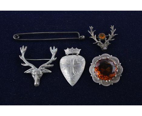 6 x Vintage sterling silver Scottish brooches inc Edinburgh hallmarked(44g)