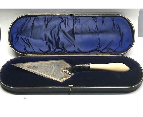 Ornate boxed victorian full hallmarked Sheffield silver presentation trowel dated may 2nd 1897 in good condition and original