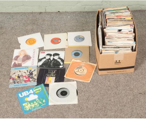 A box of assorted vinyl singles of mainly pop and easy listening to include Michael Jackson, Abba, David Bowie, Fleetwood Mac
