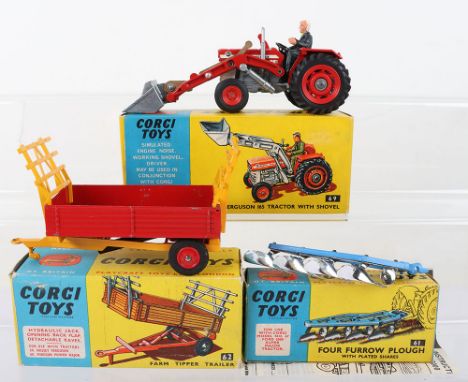 Corgi Toys 69 Massey-Ferguson 165 Tractor with shovel, red/grey/white, black plastic steering wheel, with driver, red metal f
