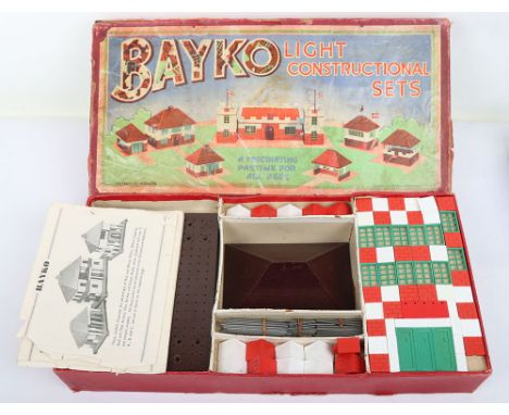 Collection of Early and later Bayko construction sets, including Bayko No.3 outfit containing a good selectin of brown, green