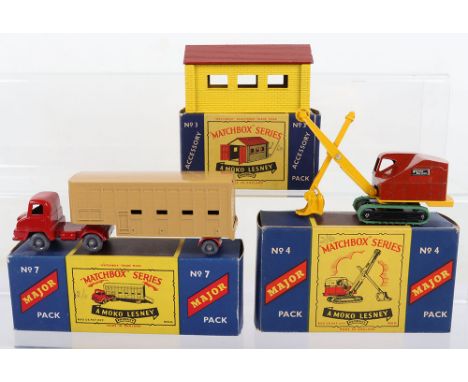 Two Matchbox Moko Lesney Major Packs, No. 4 Ruston Bucyrus Excavator, red side decals, without, rear decals, in mint original