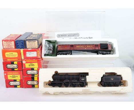 Hornby 00 gauge locomotives and other pieces, R350 A4 Mallard locomotive and tender, R392 GWR County of Bedford locomotive an