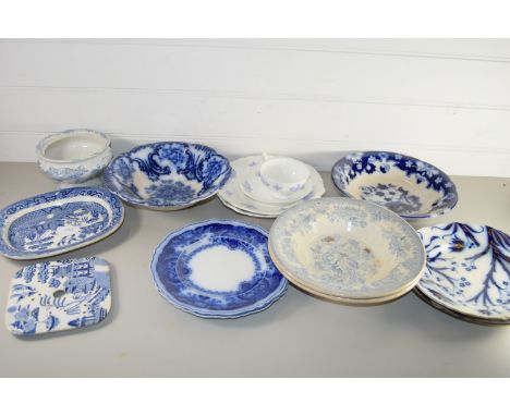 CERAMIC ITEMS, BLUE AND WHITE BOWLS, DISHES ETC