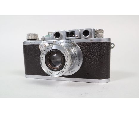 A Leitz Wetzlar Leica IIIb Camera, 1938, serial no 284631, shutter working, viewfinder clear, rangefinder clear, working, bod