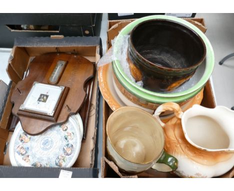 A mixed collection of ceramic items to include - large Royal Doulton Seriesware planter (damaged), floral decorated water jug